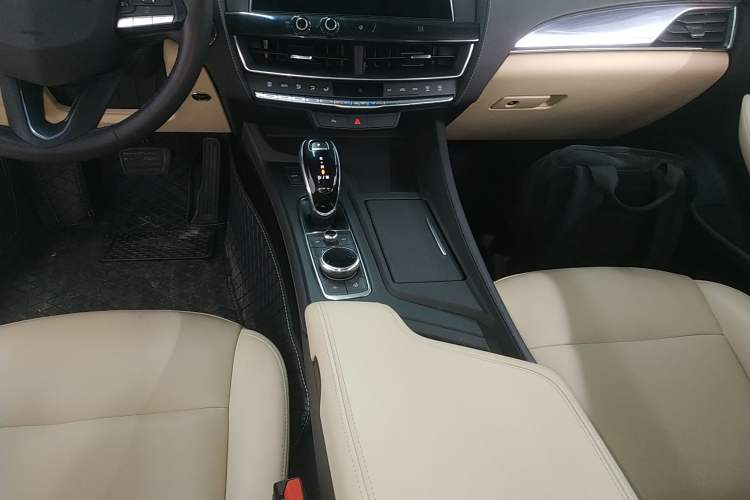 Used Cadillac CT5 2020 28T Fashion Edition Gear Lever