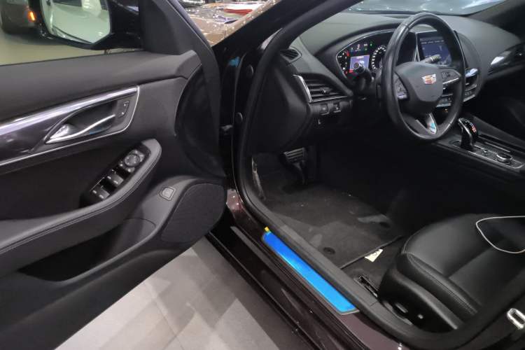 Used Cadillac CT5 2020 28T Fashion Edition Interior 3