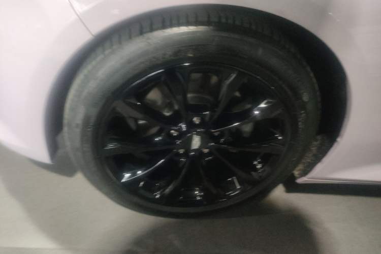 Used Cadillac CT5 2020 Revised Version 28T Luxury Edition Left Front Wheel Hub