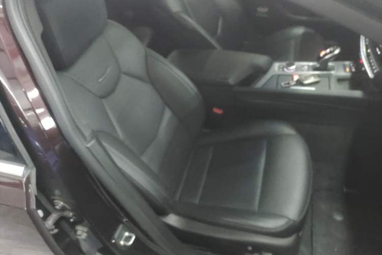 Used Cadillac CT5 2020 28T Luxury Version Right Front Seat