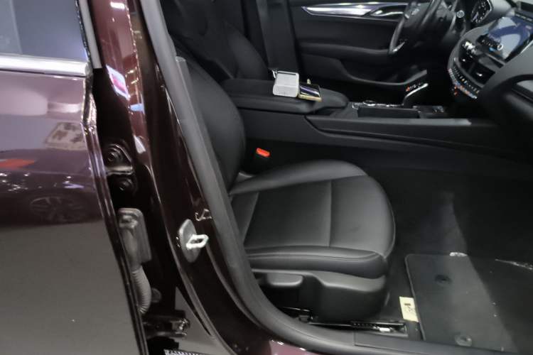 Used Cadillac CT5 2020 28T Fashion Edition Right Front Seat