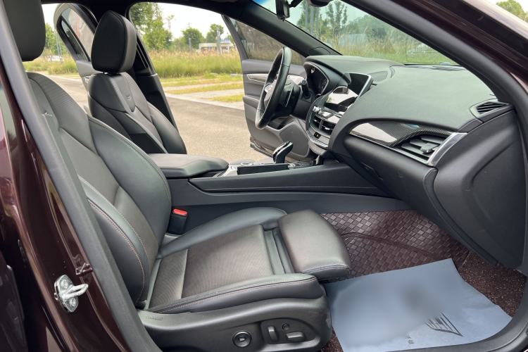 Used Cadillac CT5 2020 Revised 28T Platinum Sport Edition Right Front Seat