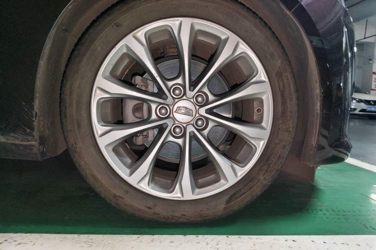 Used Cadillac CT5 2020 Revised Version 28T Luxury Edition Right Front Wheel Hub