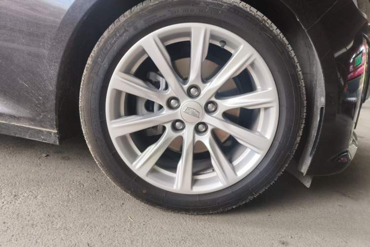 Used Cadillac CT5 2020 28T Fashion Edition Right Front Wheel Hub
