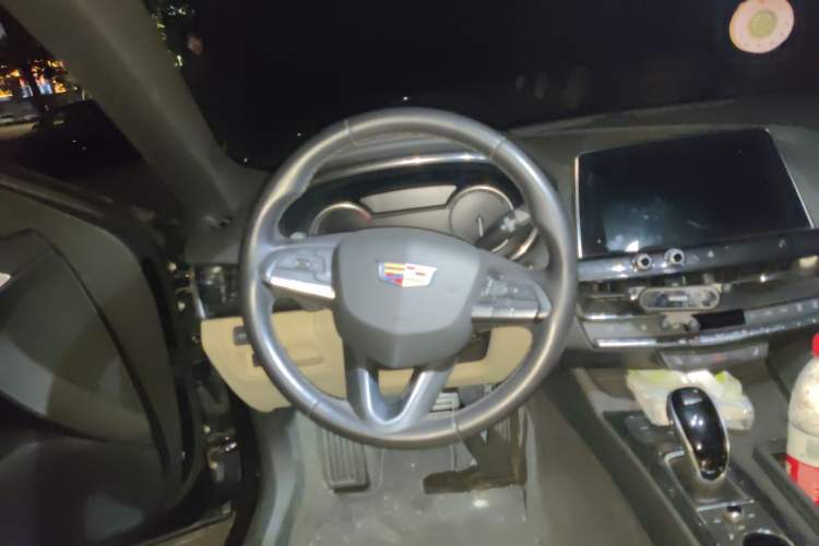 Used Cadillac CT5 2020 28T Luxury Version Steering Wheel