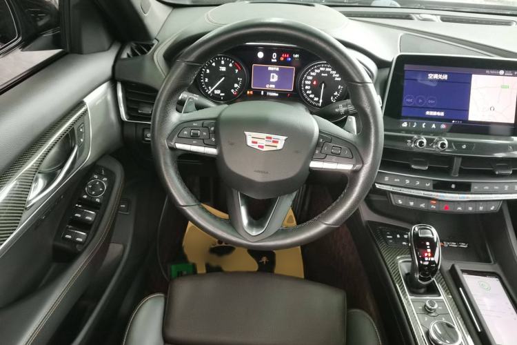 Used Cadillac CT5 2020 Revised 28T Platinum Sport Edition Steering Wheel