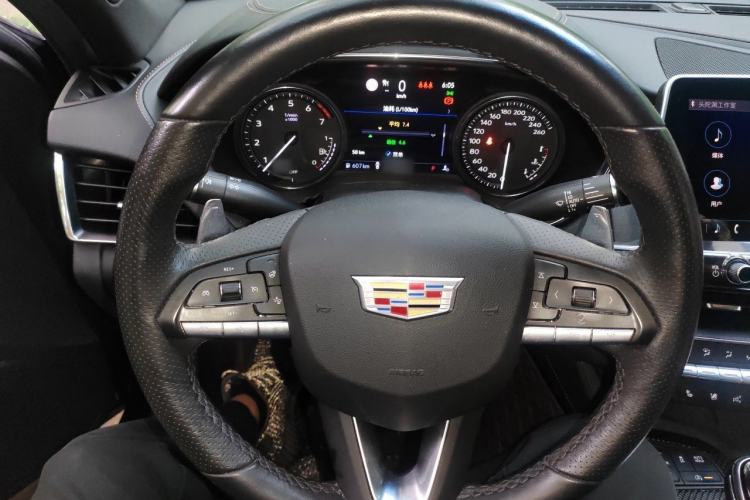 Used Cadillac CT5 2020 Revised 28T Platinum Sport Edition Steering Wheel