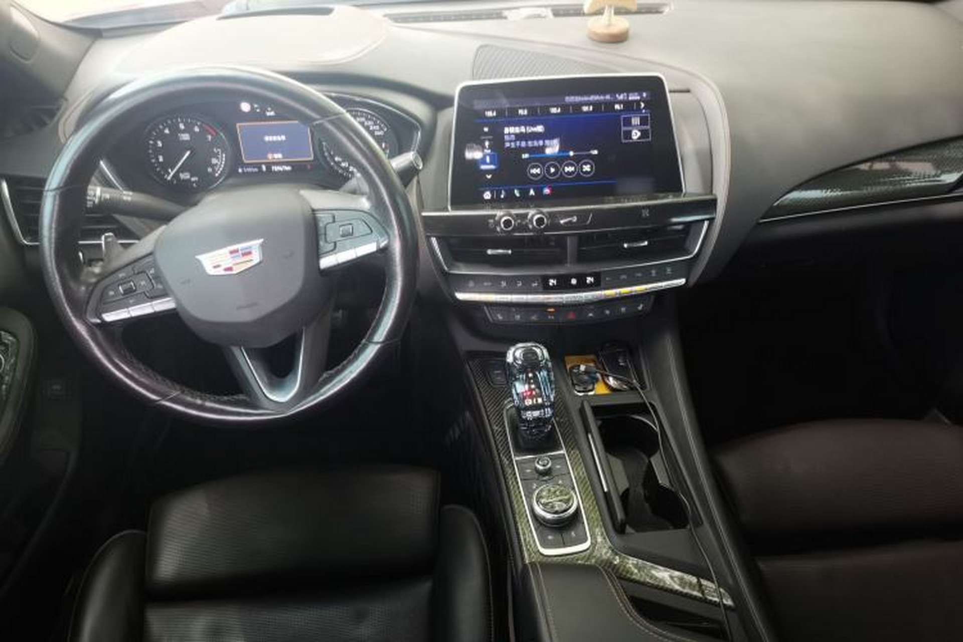 Used Cadillac CT5 2020 28T Platinum Sport Edition Center Console