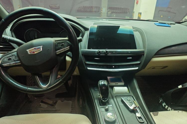 Used Cadillac CT5 2020 28T Tech Edition Center Console