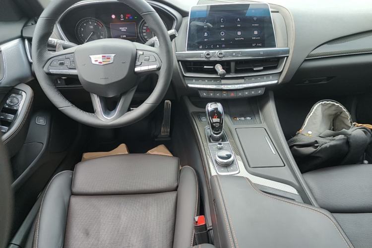 Used Cadillac CT5 2020 Revised 28T Platinum Sport Edition Center Console