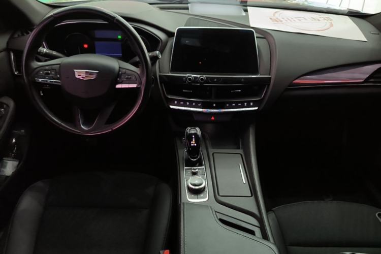Used Cadillac CT5 2020 28T Tech Edition Center Console