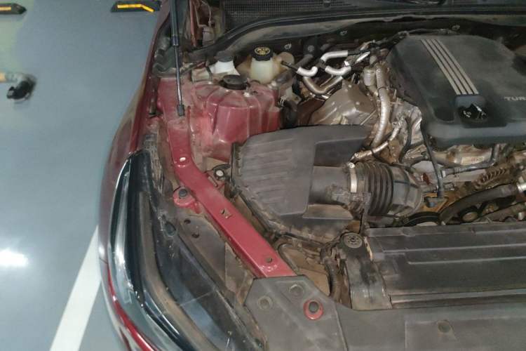 Used Cadillac CT5 2020 28T Leading Sport Model Engine Bay Right