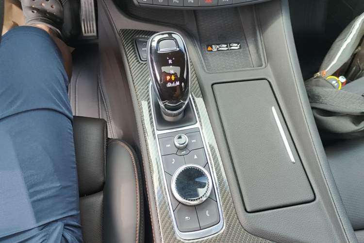 Used Cadillac CT5 2020 Revised 28T Platinum Sport Edition Gear Lever