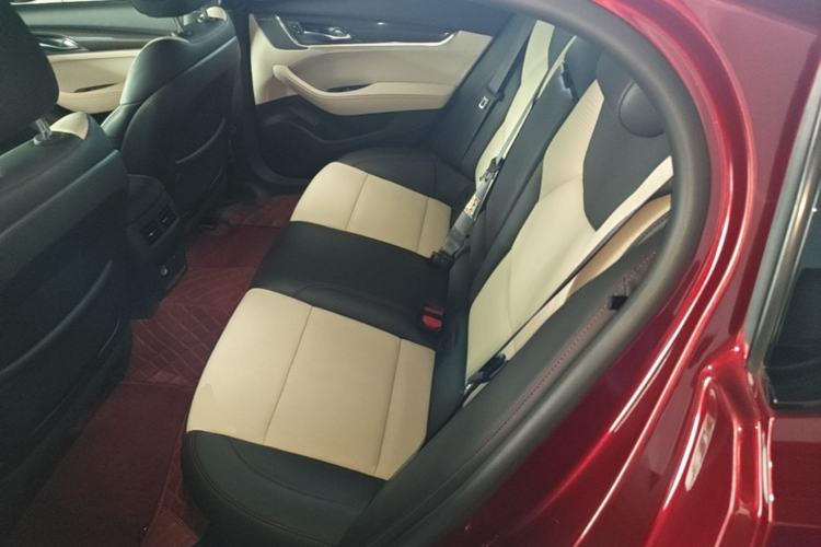 Used Cadillac CT5 2020 Revised 28T Platinum Sport Edition Left Rear Seat