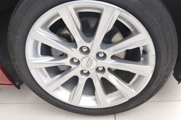 Used Cadillac CT5 2020 28T Fashion Edition Right Front Wheel Hub