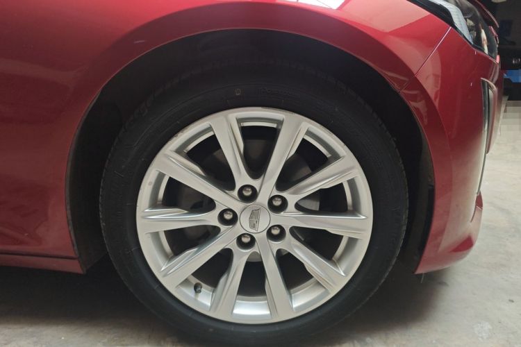 Used Cadillac CT5 2020 28T Tech Edition Right Front Wheel Hub