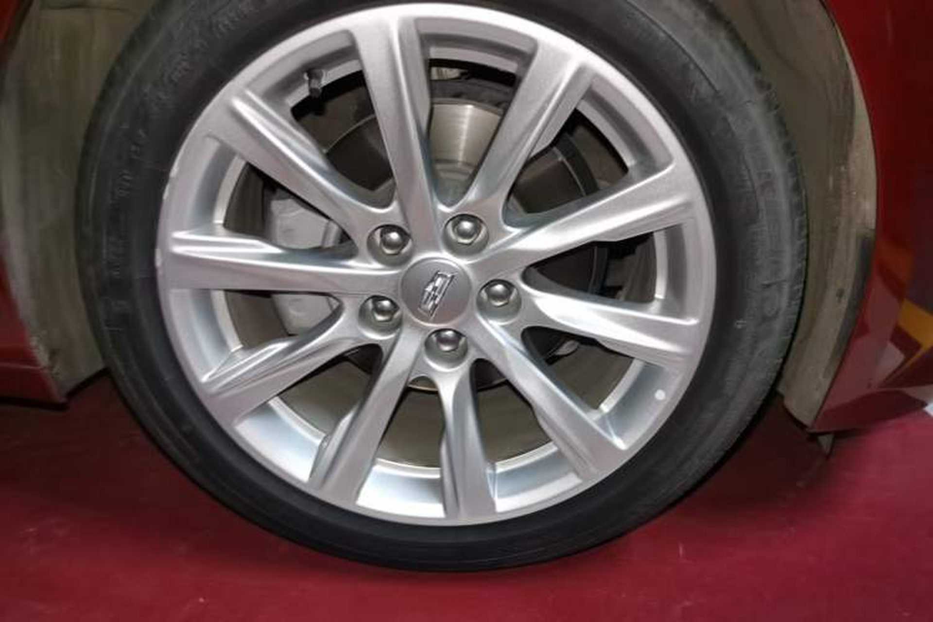 Used Cadillac CT5 2020 Revised Version 28T Tech Edition Right Front Wheel Hub