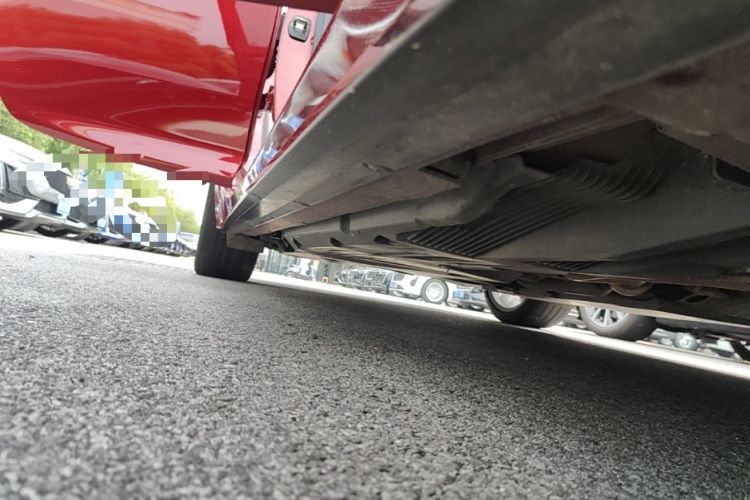 Used Cadillac CT5 2020 Revised 28T Platinum Sport Edition Right Side Sill