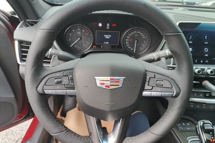 Used Cadillac CT5 2020 Revised 28T Platinum Sport Edition Steering Wheel