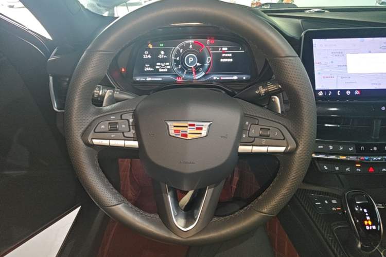 Used Cadillac CT5 2020 Revised 28T Platinum Sport Edition Steering Wheel