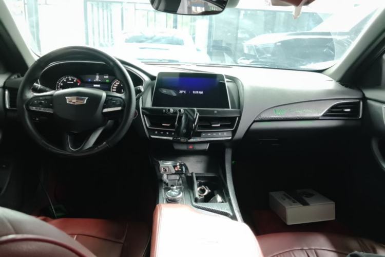 Used Cadillac CT5 2020 28T Tech Edition Center Console