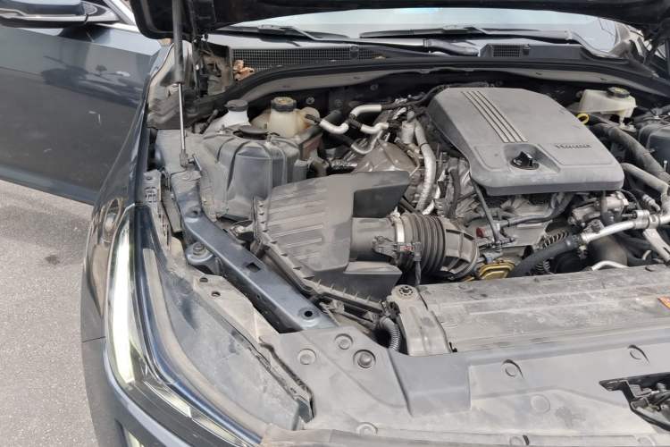Used Cadillac CT5 2020 28T Luxury Version Engine Bay Right