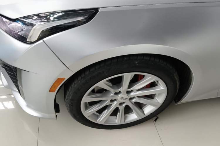 Used Cadillac CT5 2020 28T Tech Edition Left Front Wheel Hub