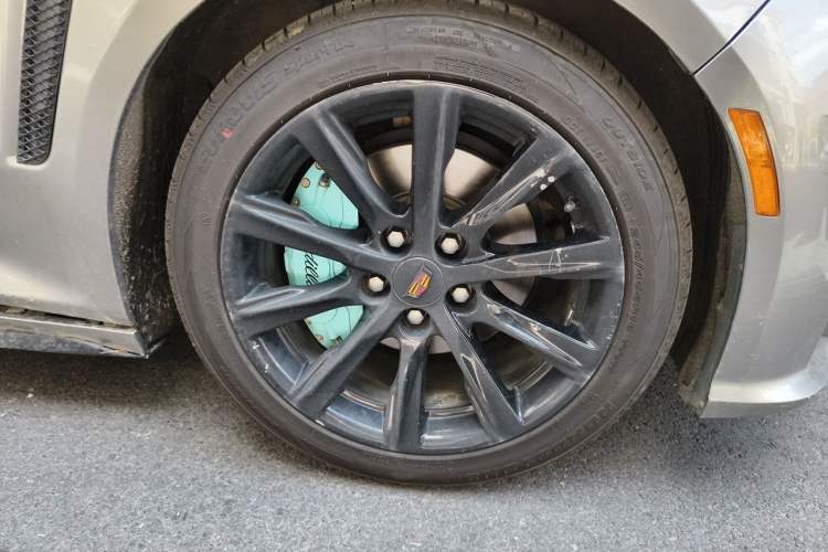 Used Cadillac CT5 2020 Revised Version 28T Tech Edition Right Front Wheel Hub