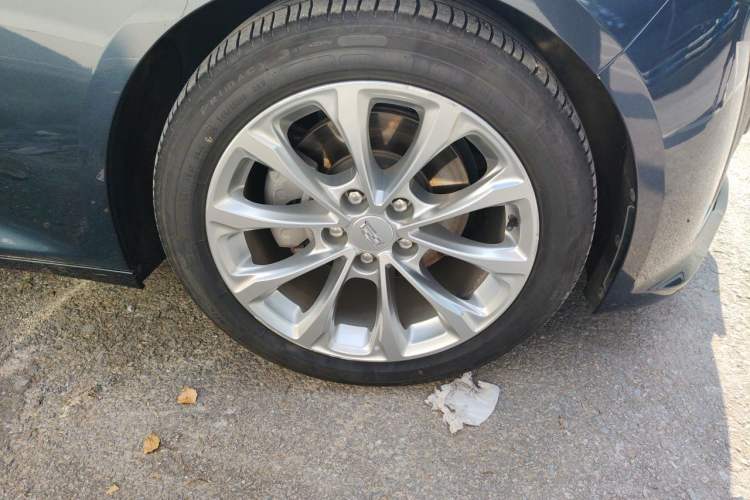 Used Cadillac CT5 2020 Revised Version 28T Luxury Edition Right Front Wheel Hub