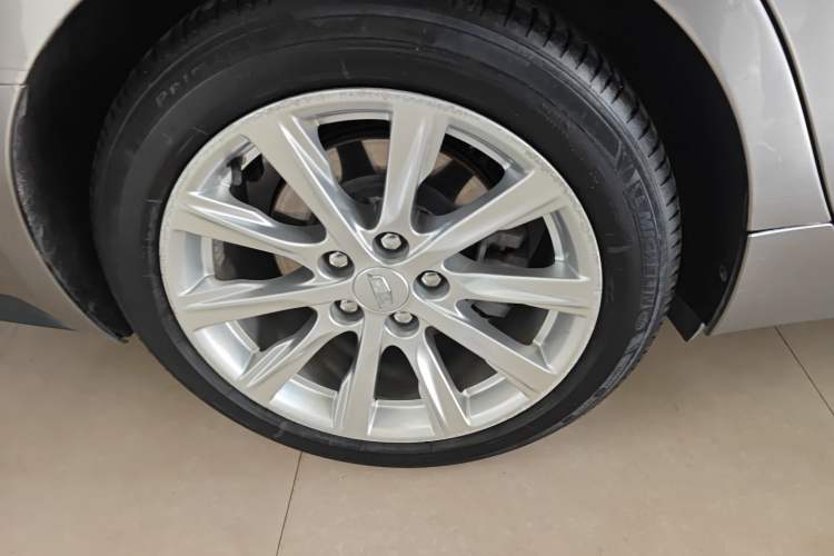 Used Cadillac CT5 2020 28T Tech Edition Right Rear Wheel Hub