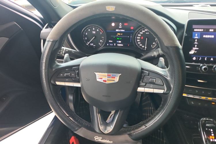 Used Cadillac CT5 2020 28T Platinum Sport Edition Steering Wheel