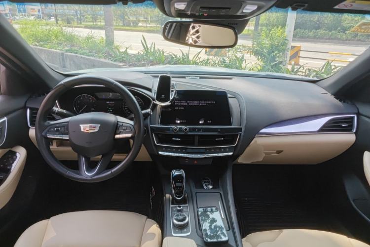 Used Cadillac CT5 2020 28T Fashion Edition Center Console
