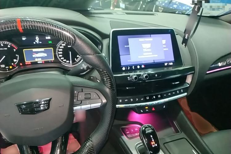 Used Cadillac CT5 2020 Revised Version 28T Stylish Sporty Type Center Console