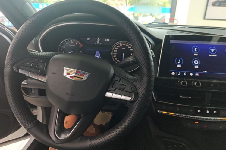 Used Cadillac CT5 2020 Revised Version 28T Tech Edition Center Console