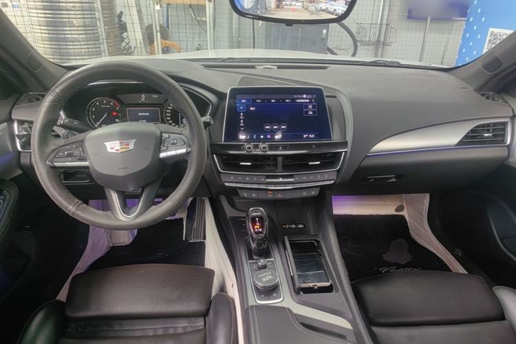 Used Cadillac CT5 2020 28T Leading Sport Model Center Console