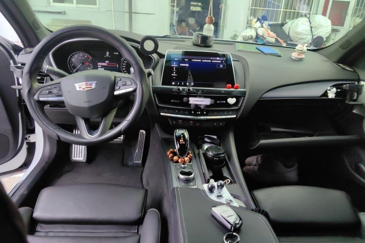 Used Cadillac CT5 2020 Updated 28T Leading Sporty Version Center Console