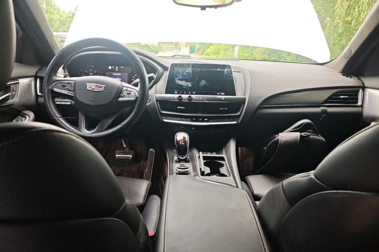 Used Cadillac CT5 2020 Revised 28T Platinum Sport Edition Center Console