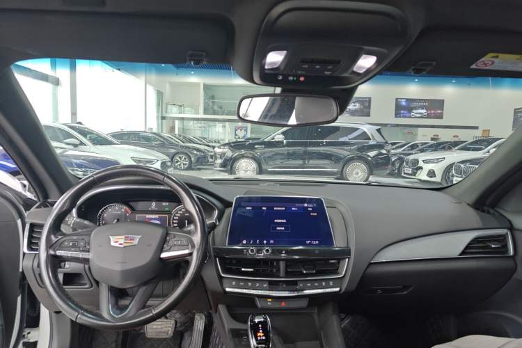Used Cadillac CT5 2020 28T Fashion Edition Center Console