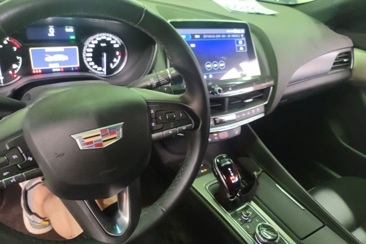 Used Cadillac CT5 2020 Revised Version 28T Luxury Edition Center Console