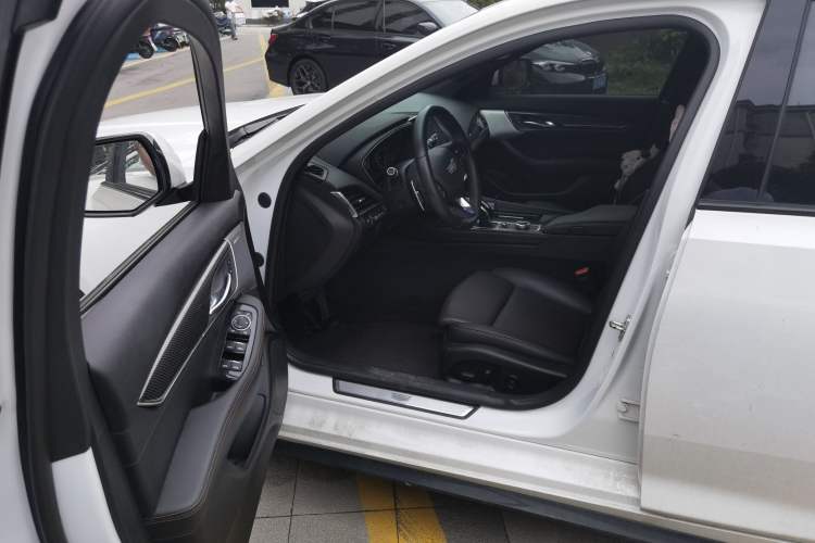 Used Cadillac CT5 2020 Revised 28T Platinum Sport Edition Driver Seat