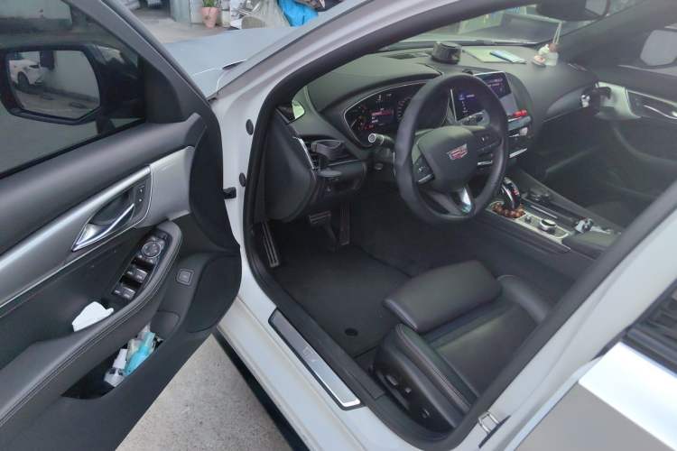 Used Cadillac CT5 2020 Updated 28T Leading Sporty Version Driver Seat