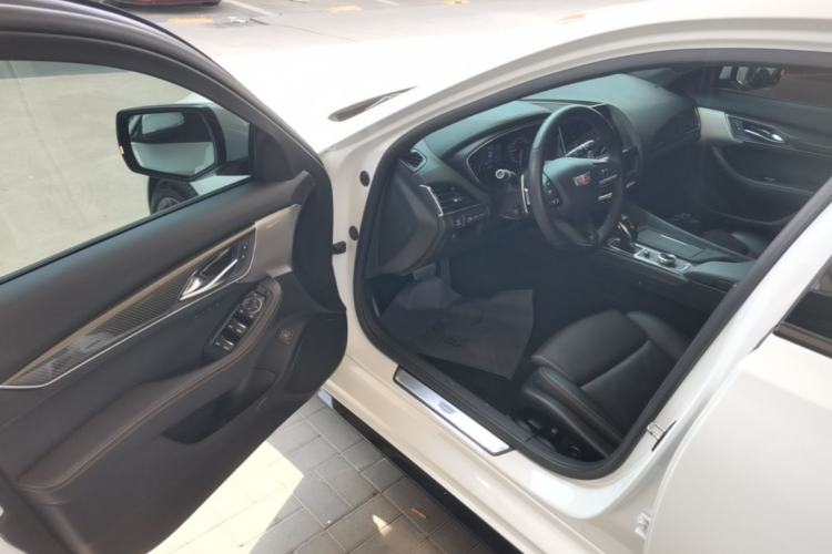 Used Cadillac CT5 2020 28T Platinum Sport Edition Driver Seat