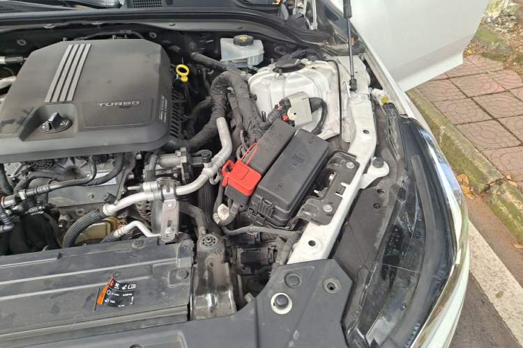 Used Cadillac CT5 2020 28T Luxury Version Engine Bay Left