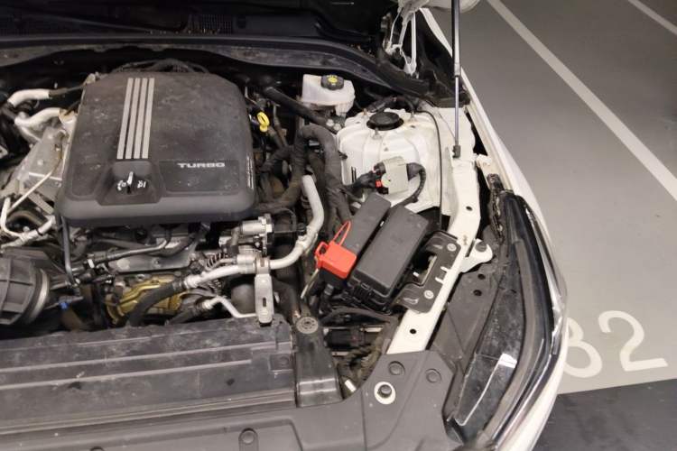 Used Cadillac CT5 2020 28T Leading Sport Model Engine Bay Left