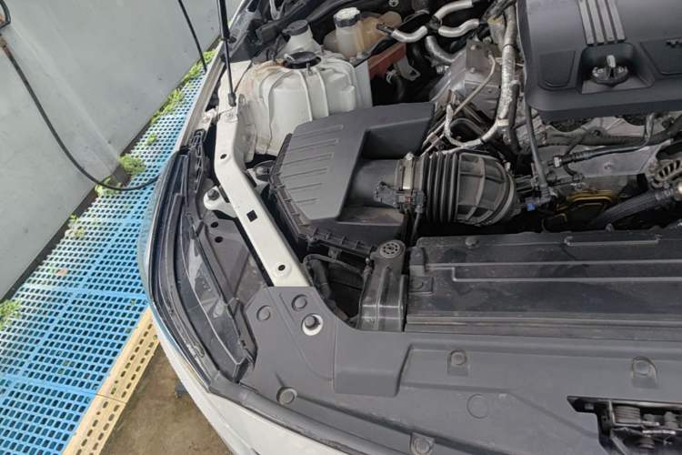 Used Cadillac CT5 2020 28T Leading Sport Model Engine Bay Right