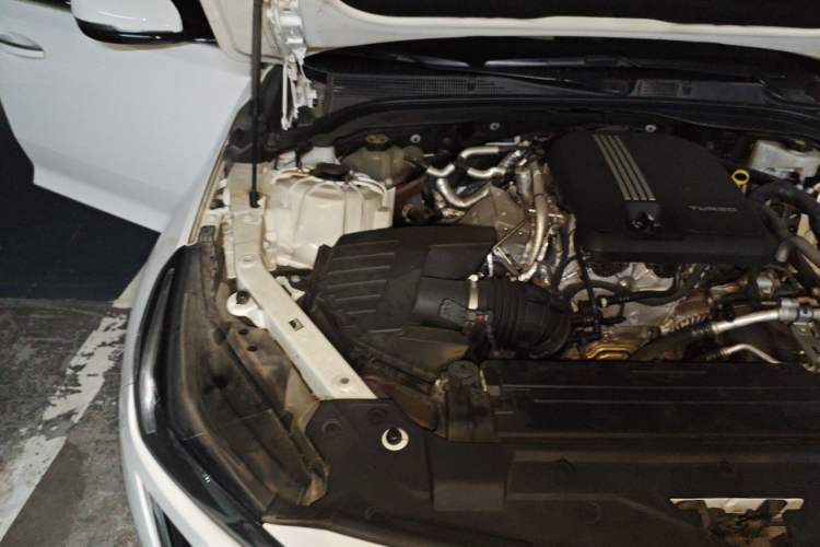 Used Cadillac CT5 2020 28T Luxury Version Engine Bay Right