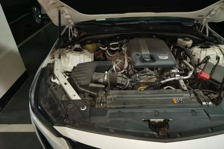 Used Cadillac CT5 2020 Revised 28T Platinum Sport Edition Engine Bay Right