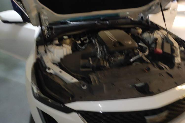 Used Cadillac CT5 2020 Revised Version 28T Luxury Edition Engine Bay Right