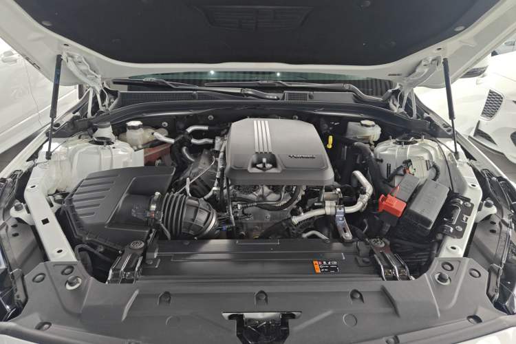 Used Cadillac CT5 2020 28T Fashion Edition Engine Bay