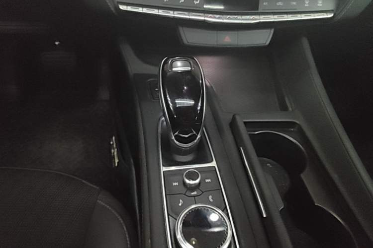 Used Cadillac CT5 2020 Revised Version 28T Tech Edition Gear Lever